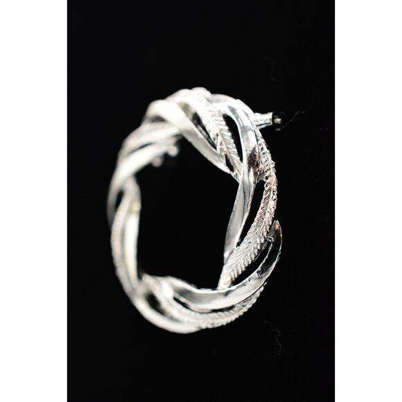 Gerry's Vintage Pin Brooch Round Wreath Silver Tone 1980s Signed BinV - Picture 2 of 12